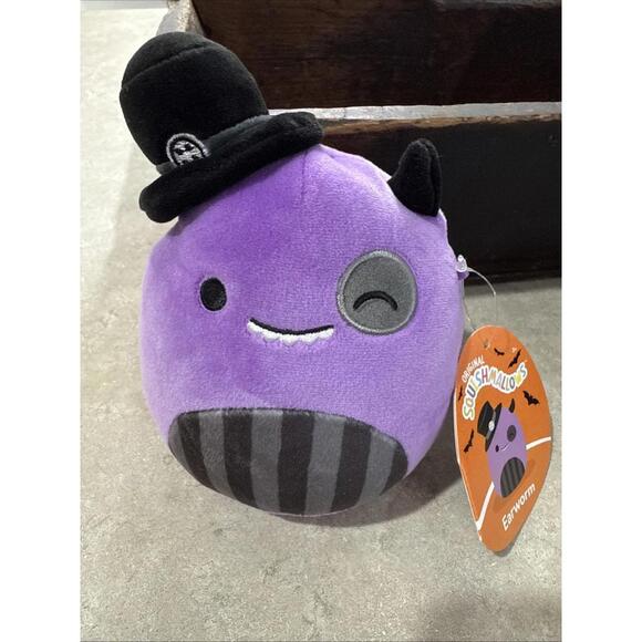 Squishmallows Other - SQUISHMALLOWS 3.5" Clip On Earworm the Winking Purple Monster Soft Plush